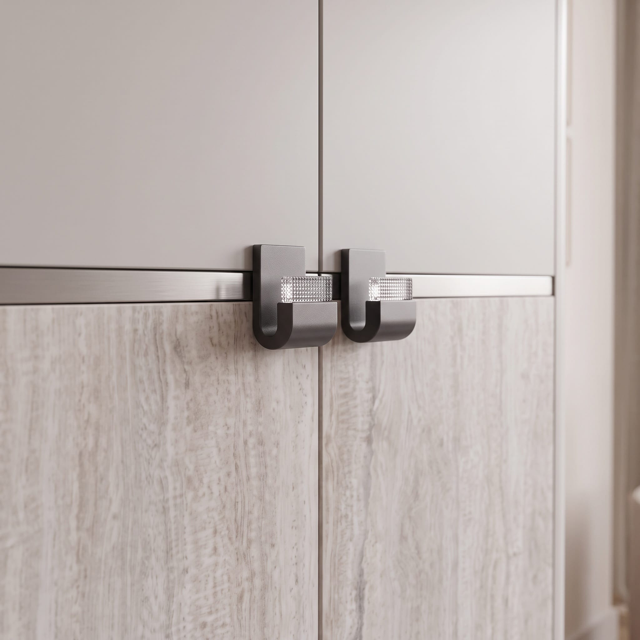03-30-00080-18.jpg Ash grey 6-door wardrobe with mirrored centre panels and whitewashed oak-look accents — view 8